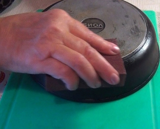 Чудо-губка для чистки сковородок и кастрюль, фото №3