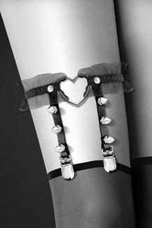 Гартер на ногу Bijoux Pour Toi - WITH HEART AND SPIKES Black, сексуальная подвязка с сердечком, фото №3