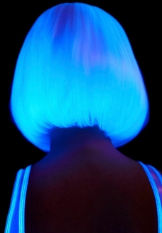Светящийся в темноте парик Leg Avenue Pearl short natural bob wig White, короткий, жемчужный, 33 см, фото №3