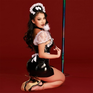 Эротический костюм горничной JSY «Заботливая Ким» One Size, платье, стринги, фартук, чепчик, метелка, фото №3