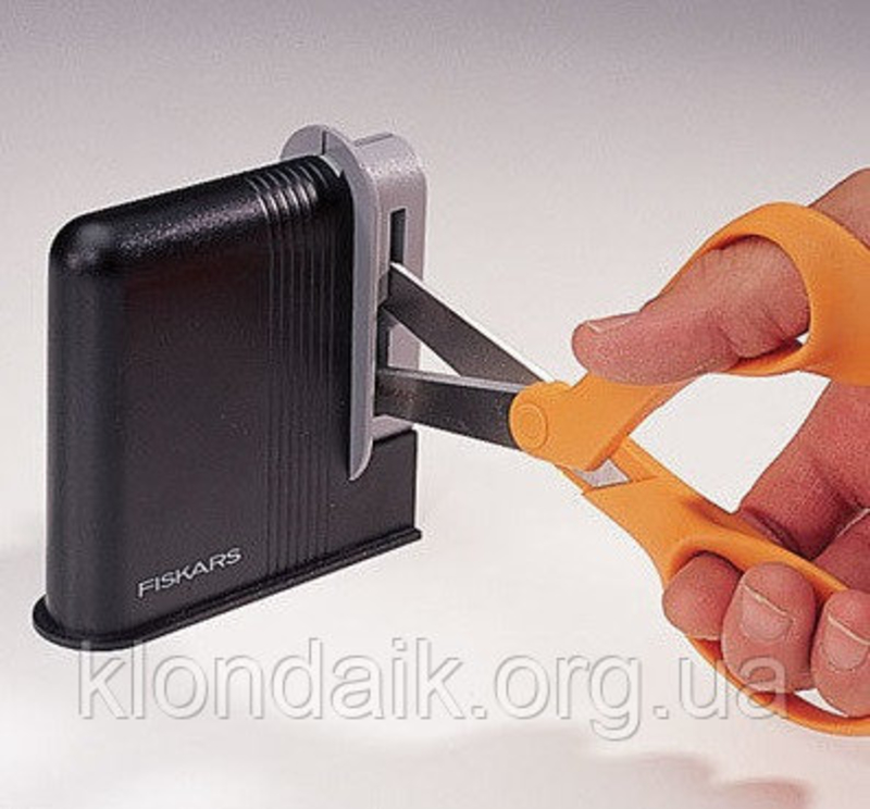 Точилка для ножниц. Механическая точилка fiskars для ножниц 9600d. Точилка для ножниц Фискарс. Фискарс заточка для ножниц. Clip Sharp точилка для ножниц.