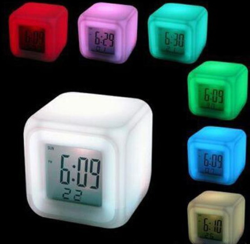 Часы хамелеон, с будильником и термометром, меняющие цвет